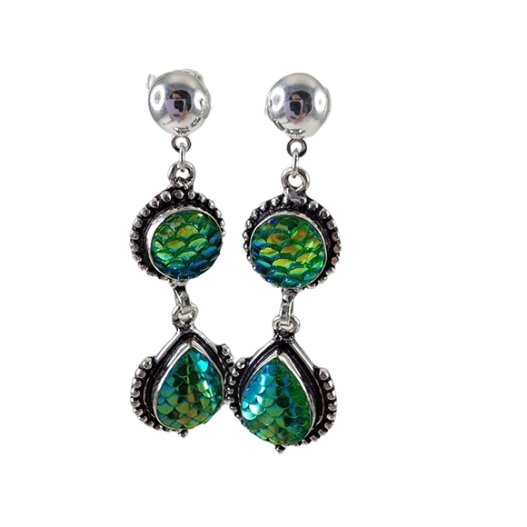 Mermaid dangle earrings green carved titanium set in silver overlay - Picture 5 of 7